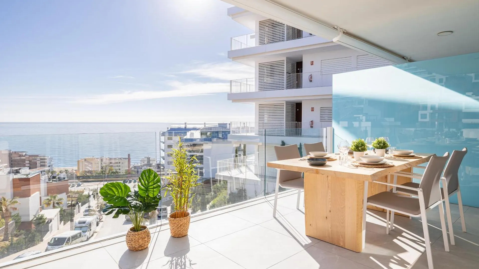 Higueron Rental Med Sunset 푸엔히롤라